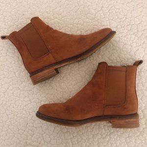 Clarks “Clarkdale Arlo” Boots